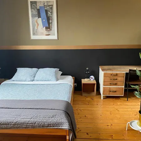 瓦康迪罗吉斯法哈洛比旅馆